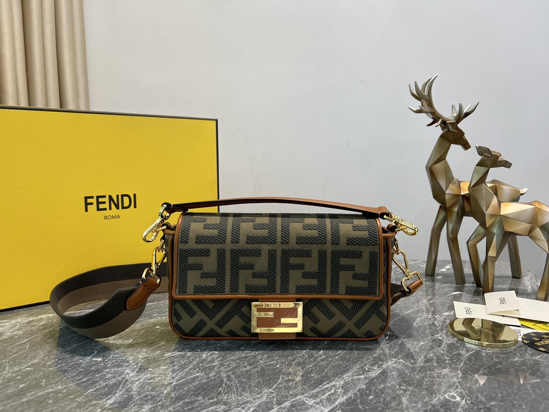 Fendi Baguette Leather Bag 8BR600 Light Coffee